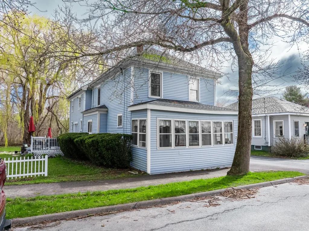 33 Vine Street Bangor ME 04401