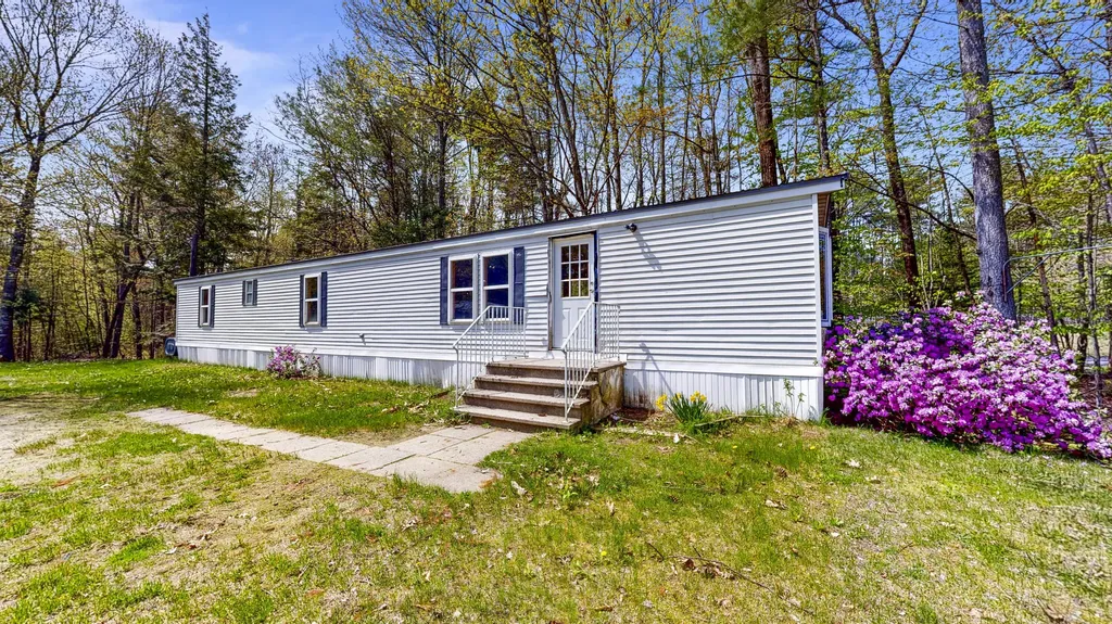 114 Plains Road Leeds ME 04263