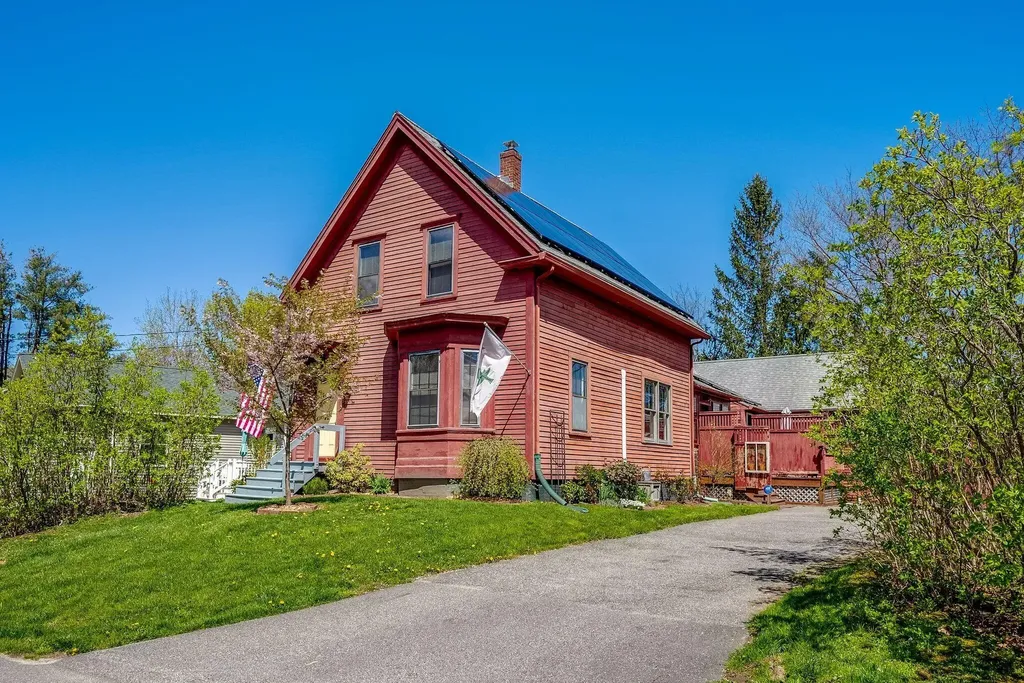 18 Roosevelt Street Westbrook ME 04092