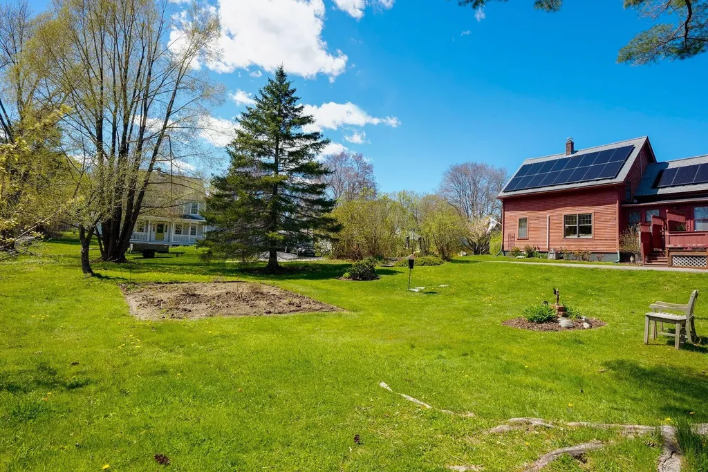 18 Roosevelt Street Westbrook ME 04092
