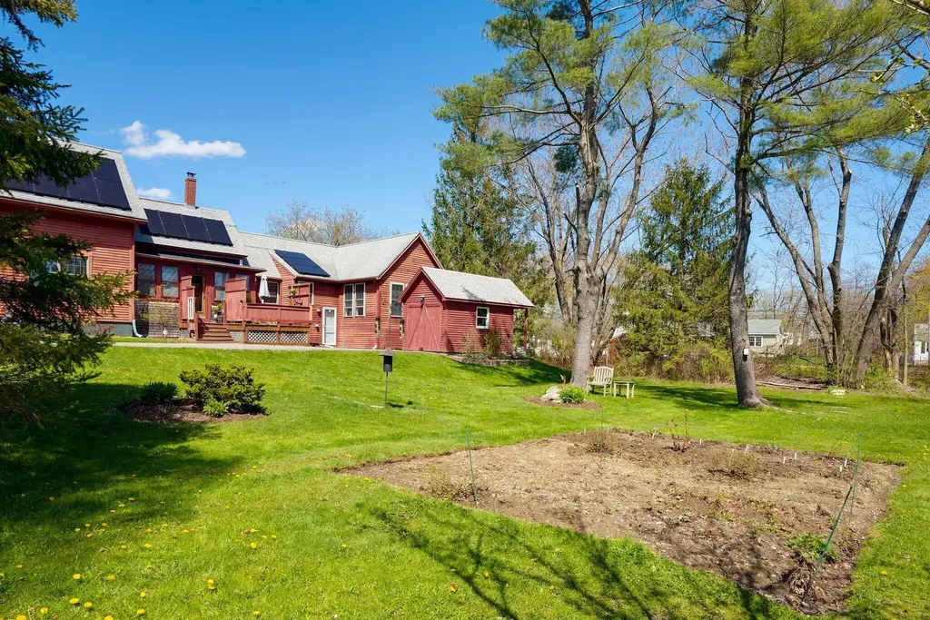 18 Roosevelt Street Westbrook ME 04092