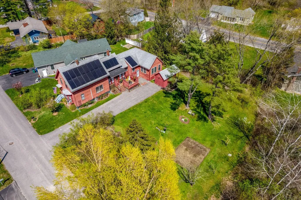 18 Roosevelt Street Westbrook ME 04092