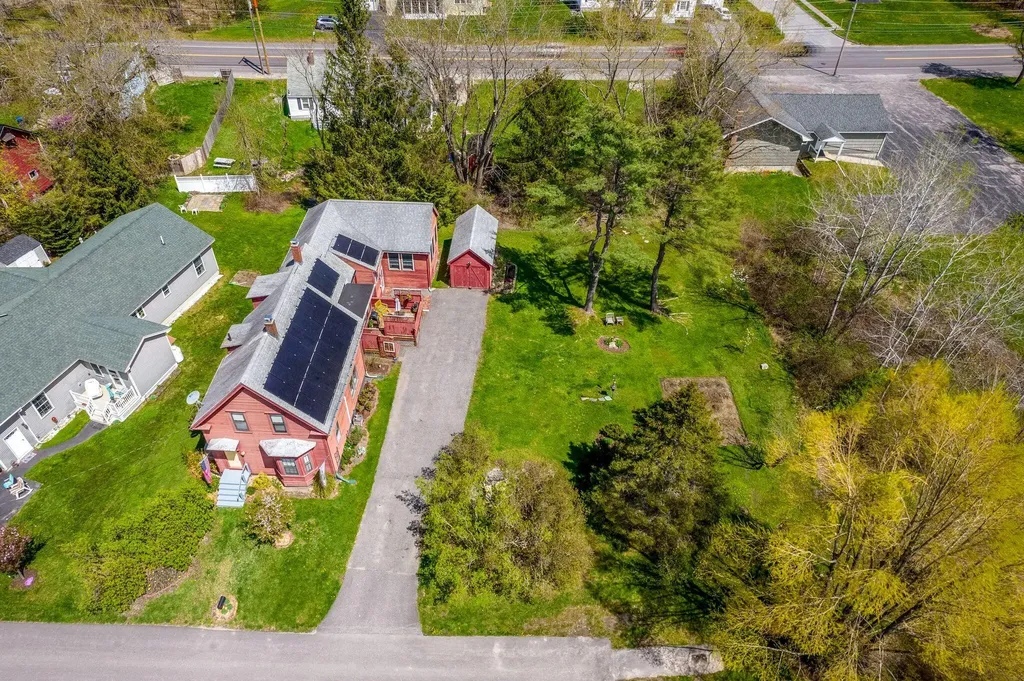 18 Roosevelt Street Westbrook ME 04092