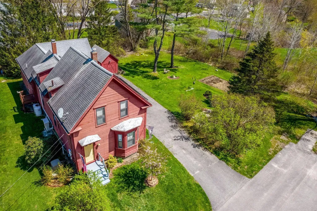 18 Roosevelt Street Westbrook ME 04092