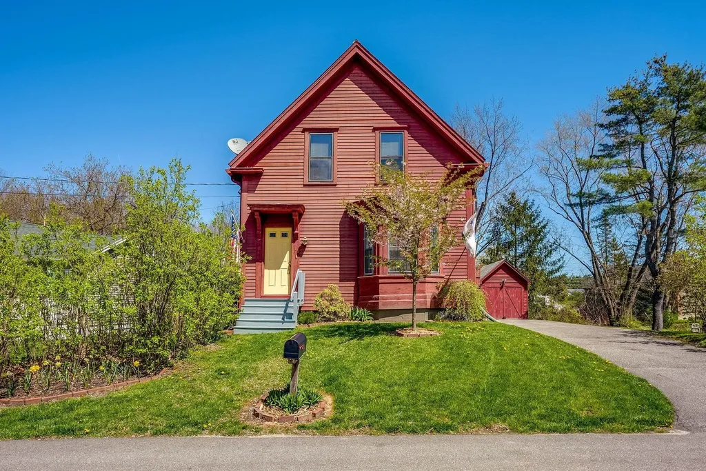 18 Roosevelt Street Westbrook ME 04092