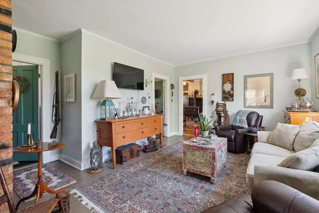 18 Roosevelt Street Westbrook ME 04092