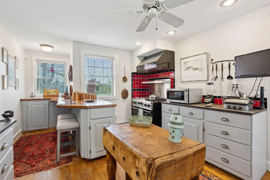 18 Roosevelt Street Westbrook ME 04092