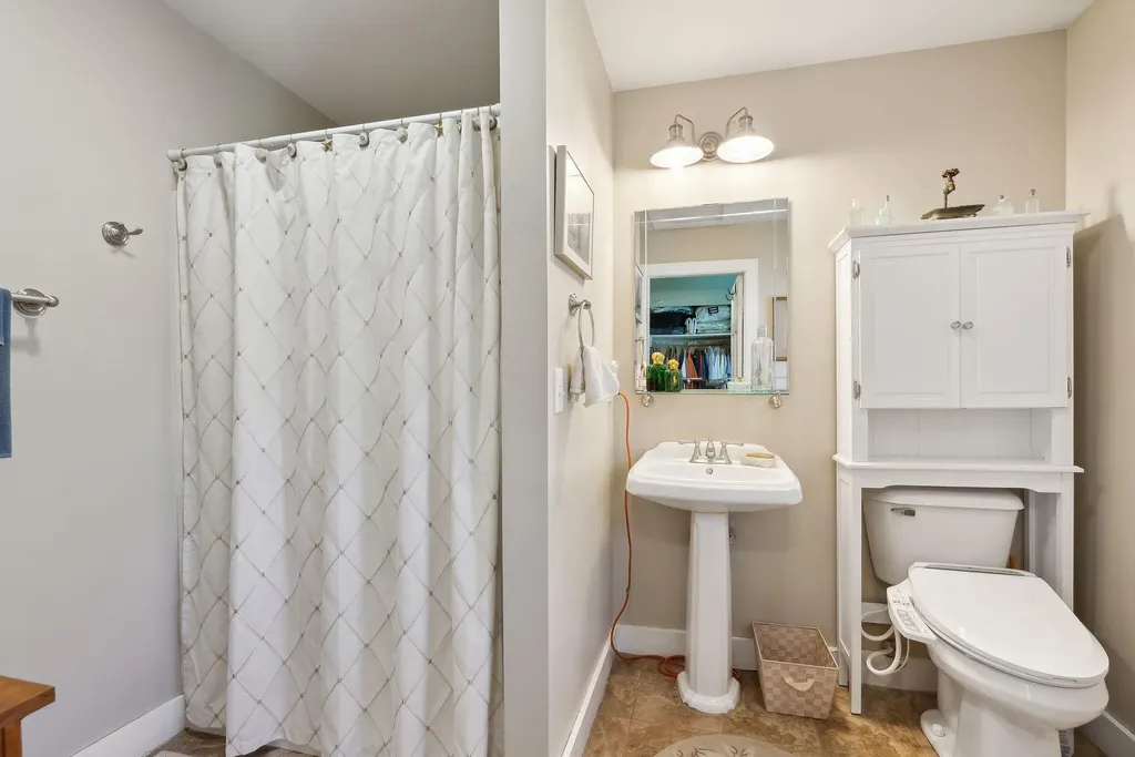18 Roosevelt Street Westbrook ME 04092