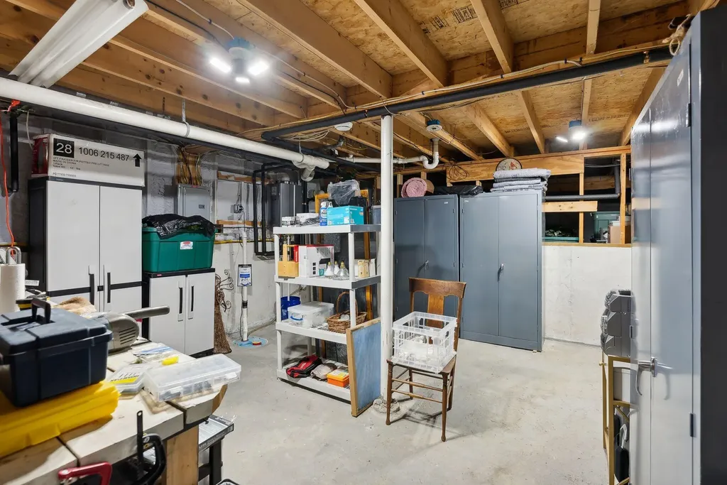 18 Roosevelt Street Westbrook ME 04092