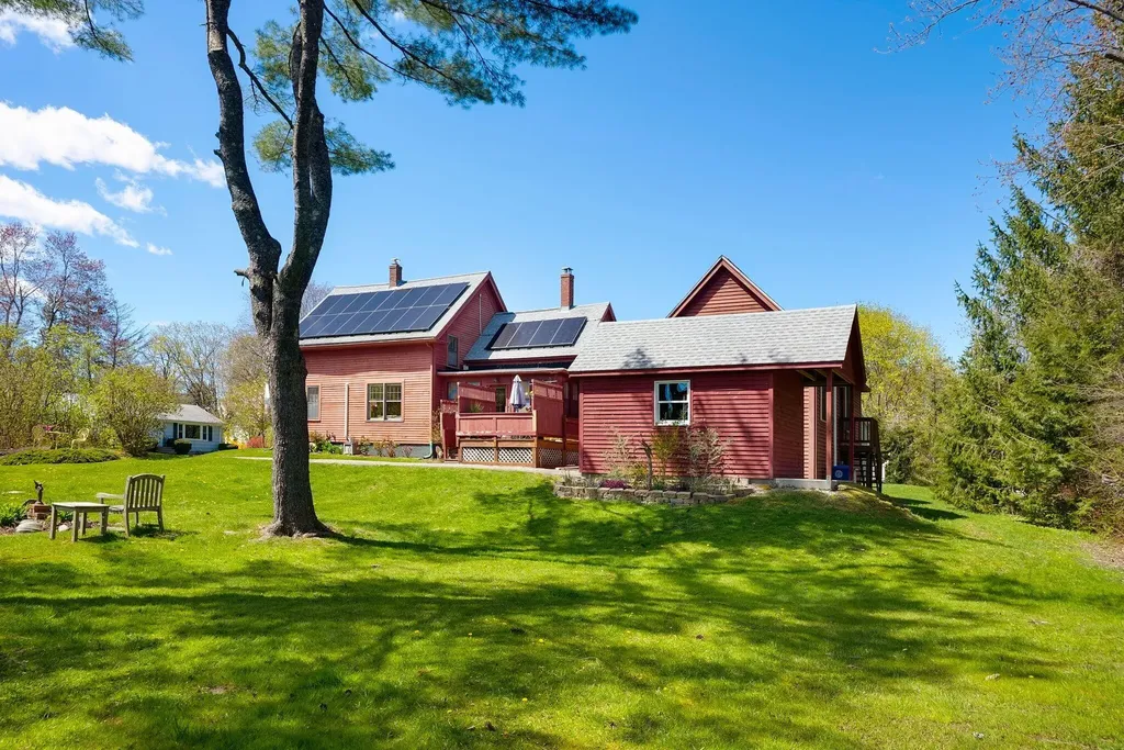 18 Roosevelt Street Westbrook ME 04092