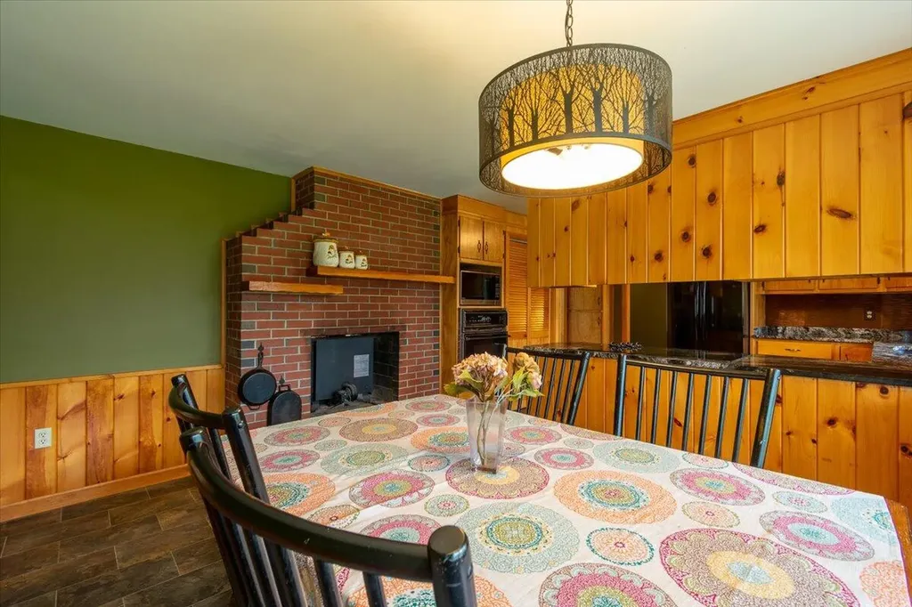 10 Kenmore Drive Warren ME 04864