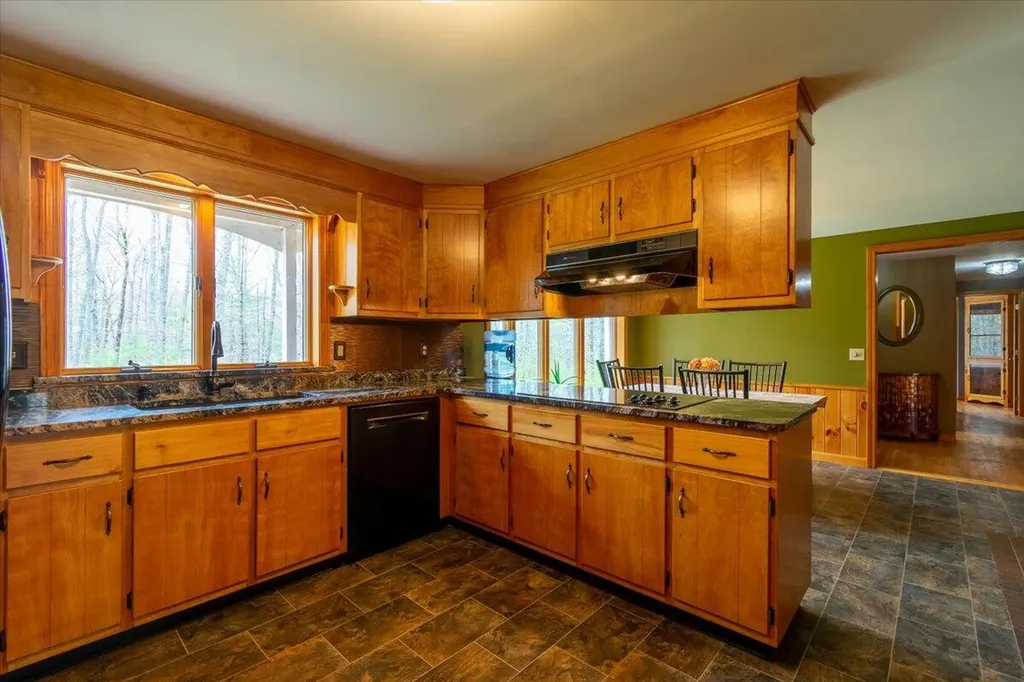 10 Kenmore Drive Warren ME 04864