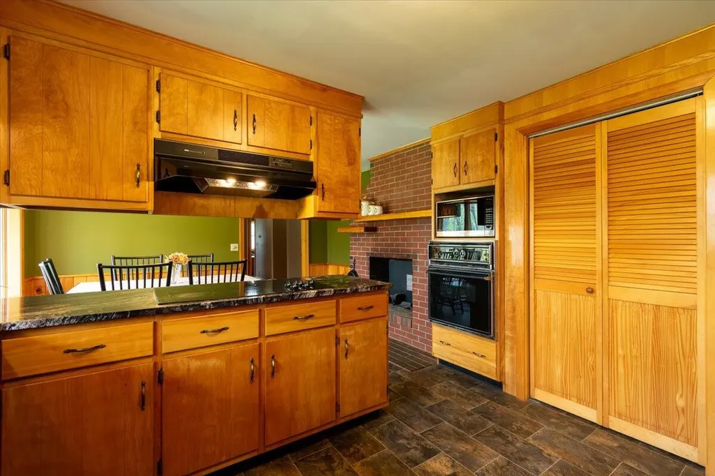 10 Kenmore Drive Warren ME 04864