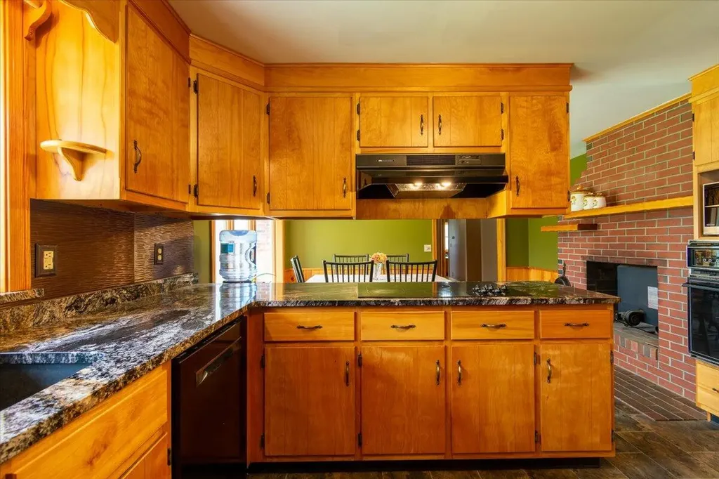 10 Kenmore Drive Warren ME 04864