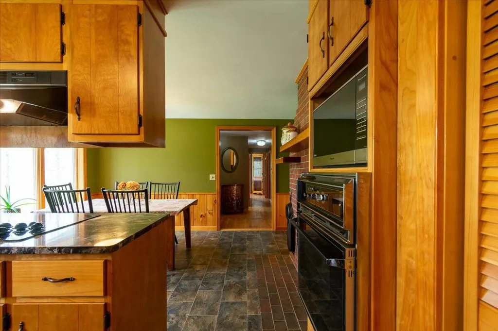 10 Kenmore Drive Warren ME 04864
