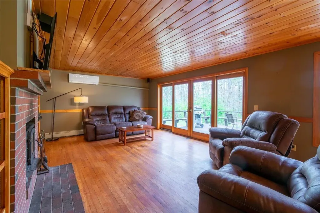 10 Kenmore Drive Warren ME 04864
