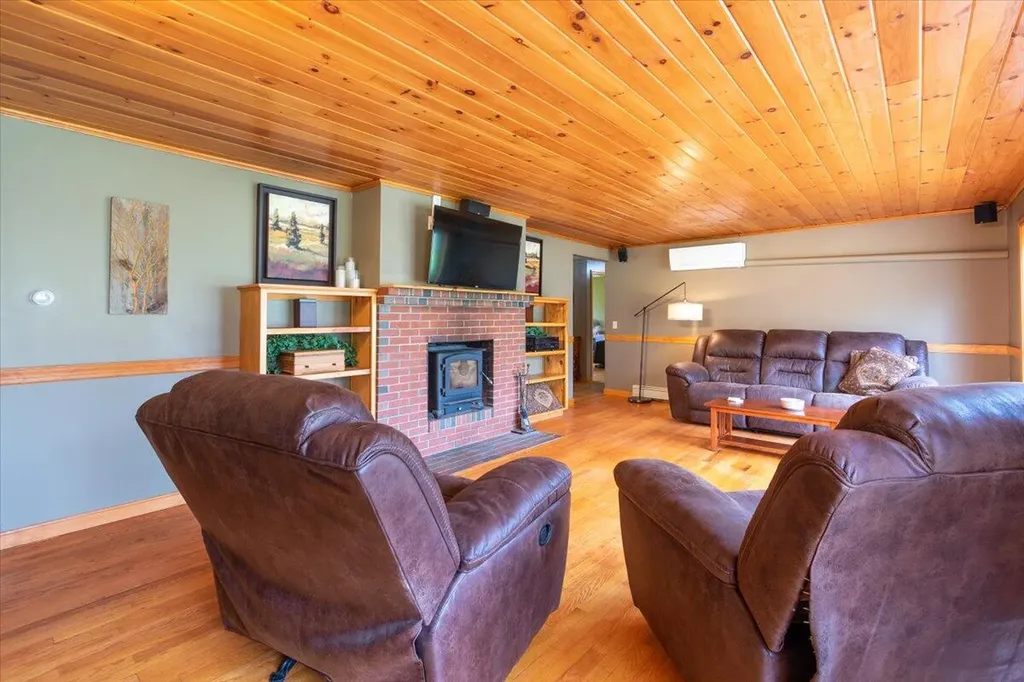 10 Kenmore Drive Warren ME 04864