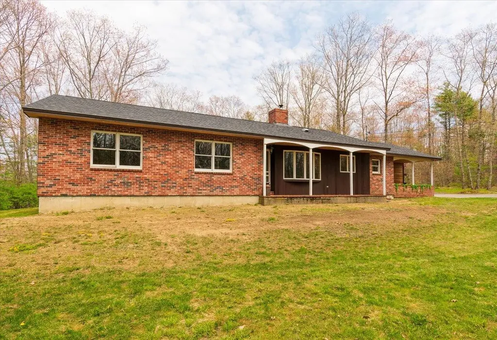 10 Kenmore Drive Warren ME 04864