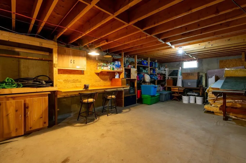 10 Kenmore Drive Warren ME 04864