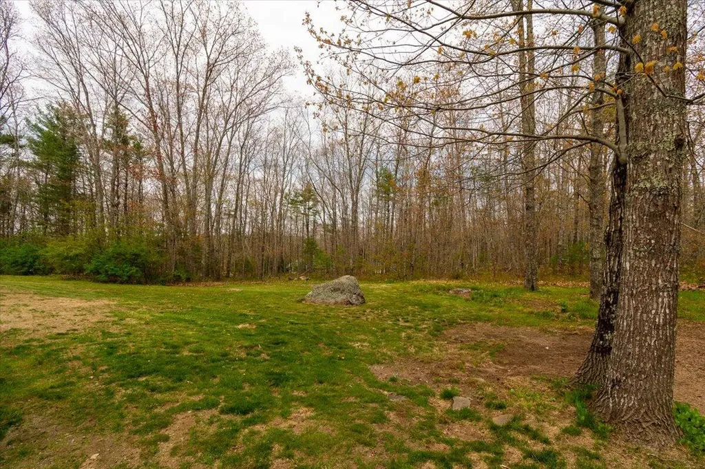 10 Kenmore Drive Warren ME 04864