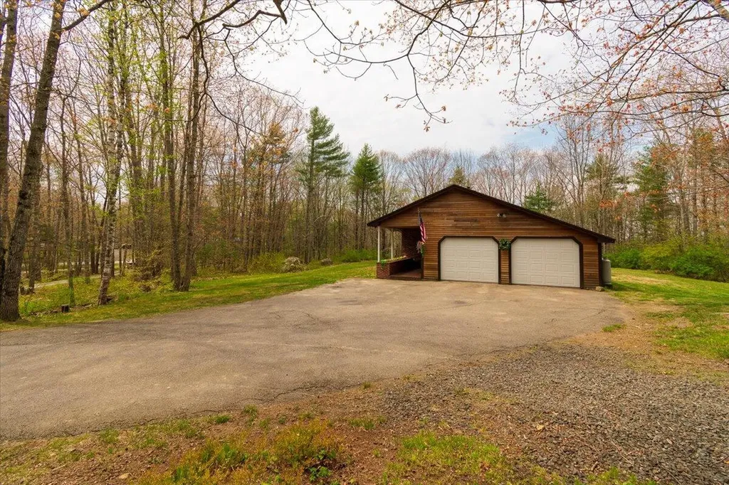 10 Kenmore Drive Warren ME 04864