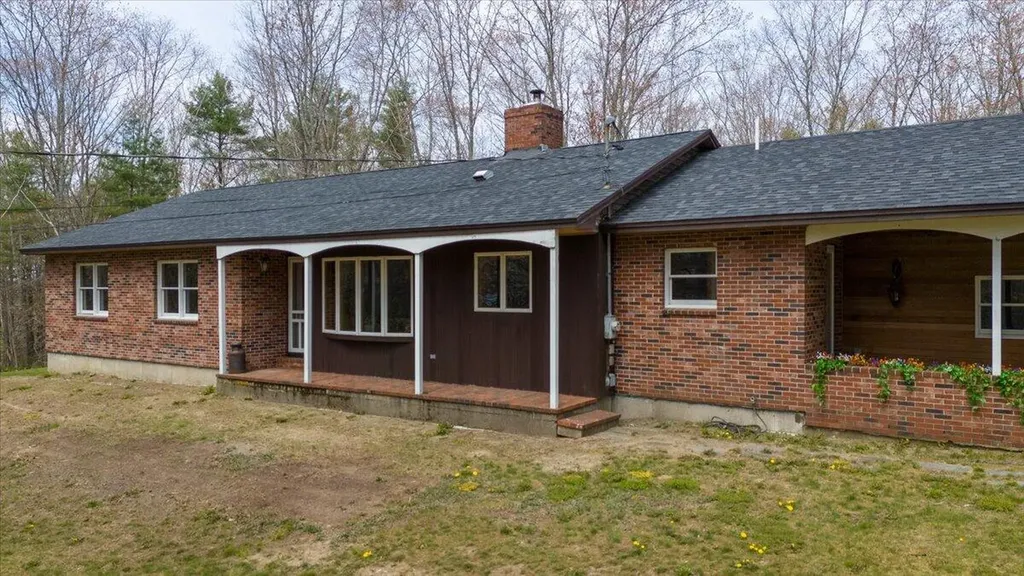 10 Kenmore Drive Warren ME 04864