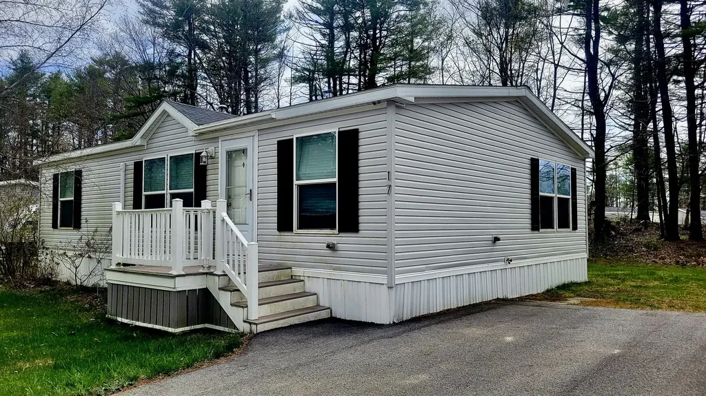 17 Donna Drive Lisbon ME 04250