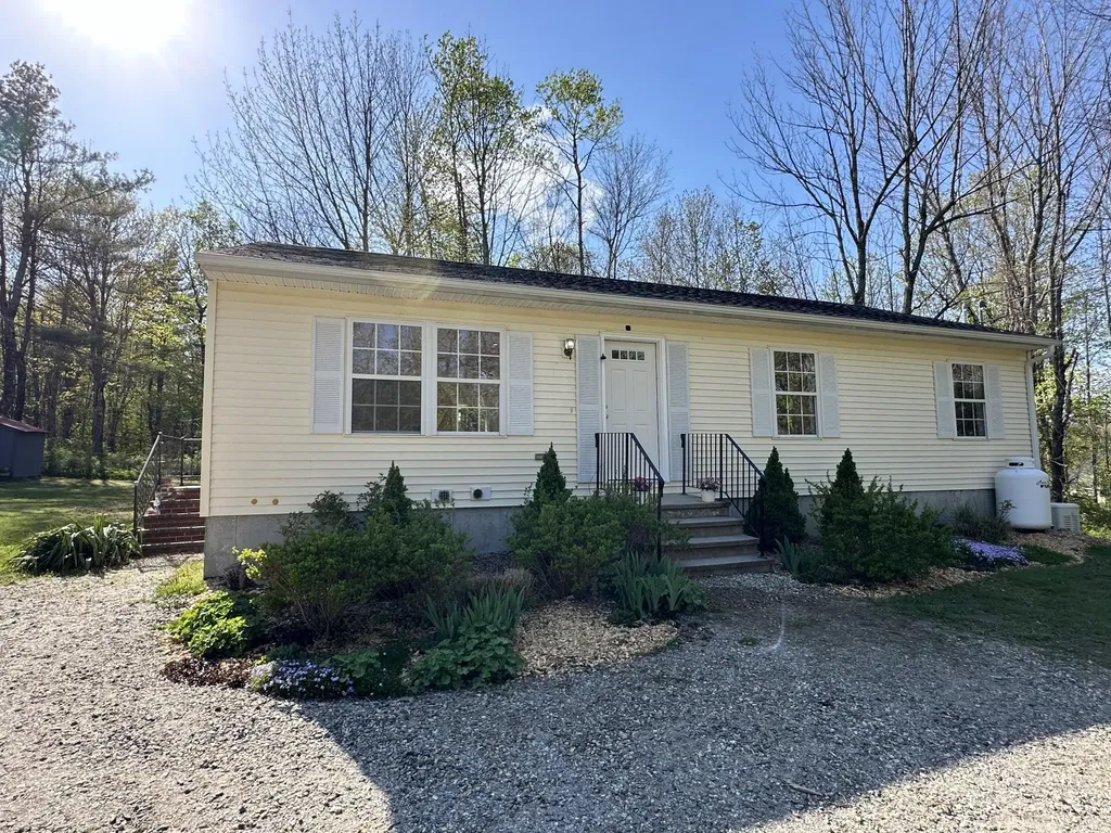 746 Post Road Bowdoinham ME 04008