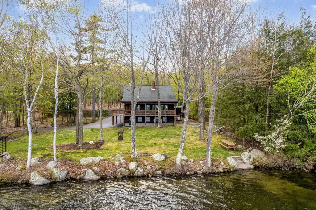 17 Poplar Street Lyman ME 04002