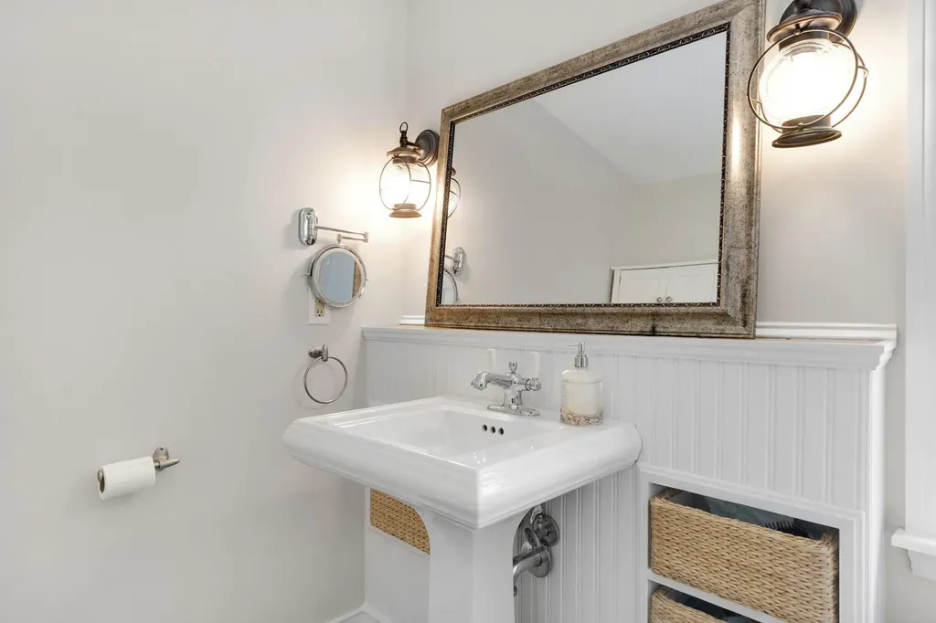 7 Paddock Way Falmouth ME 04105