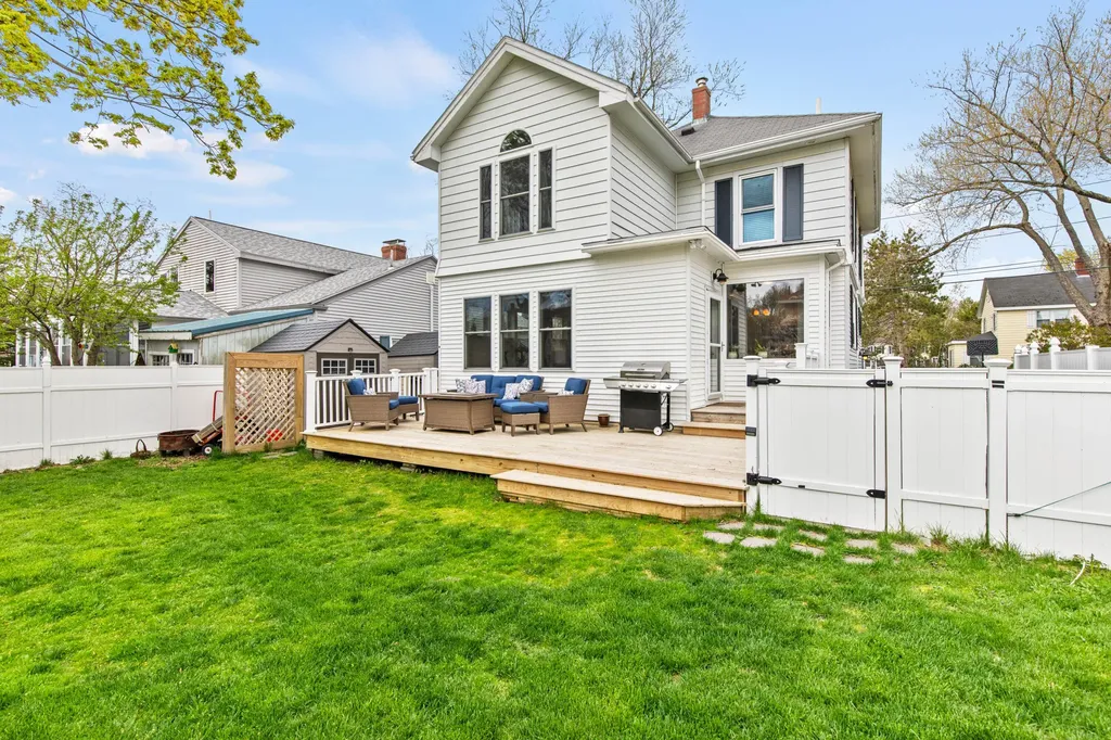 53 Gleckler Road Portland ME 04103