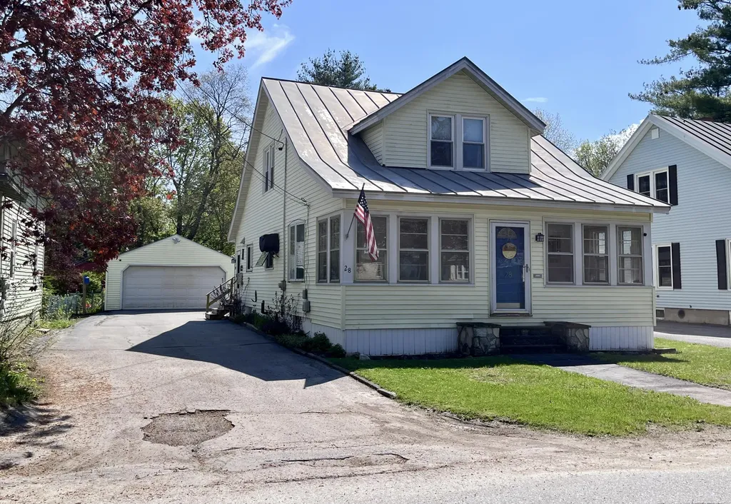28 Edgemont Avenue Waterville ME 04901