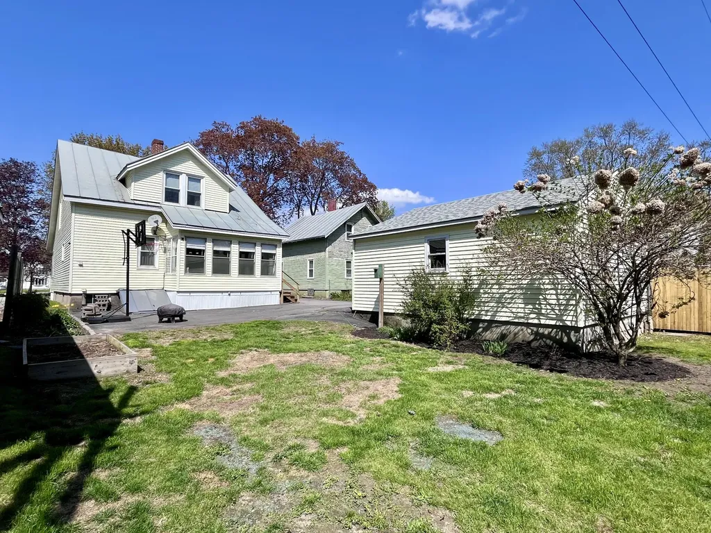 28 Edgemont Avenue Waterville ME 04901