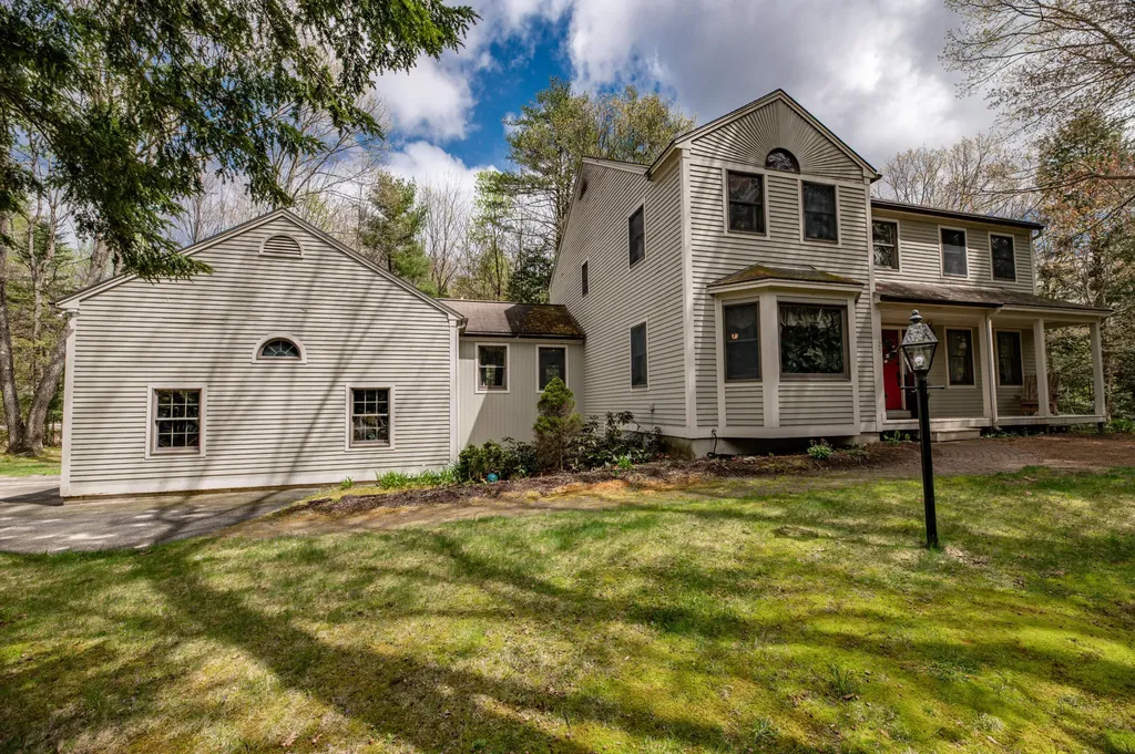 29 Apple Farm Crossing Winthrop ME 04364