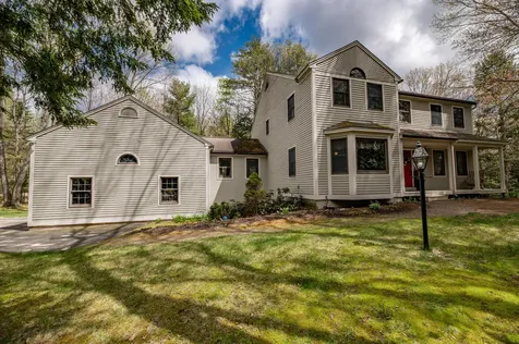 29 Apple Farm Crossing Winthrop ME 04364