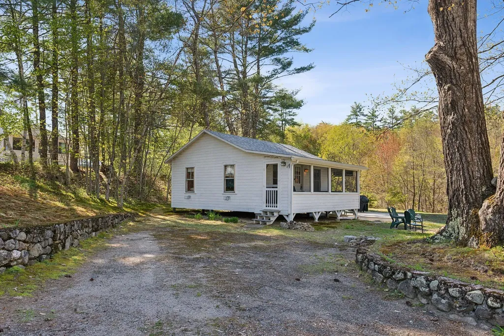 22 & 24 Cottage Lane Raymond ME 04071