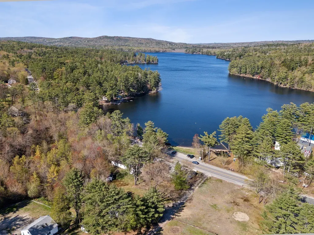 22 & 24 Cottage Lane Raymond ME 04071