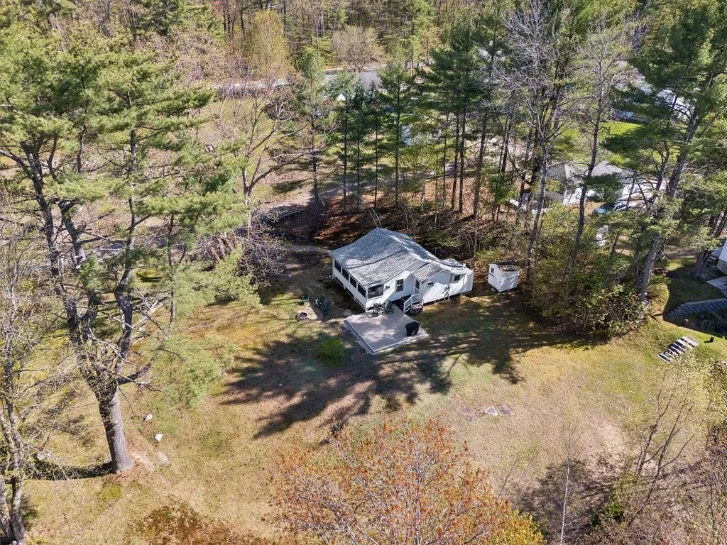 22 & 24 Cottage Lane Raymond ME 04071