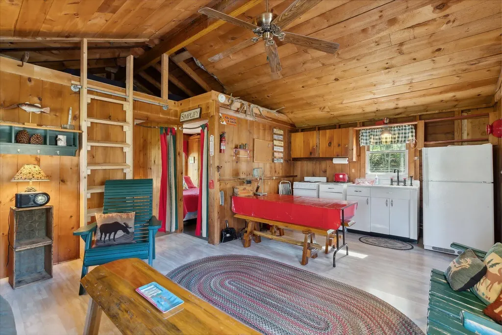 22 & 24 Cottage Lane Raymond ME 04071