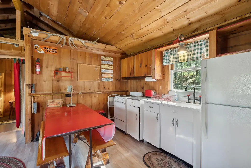 22 & 24 Cottage Lane Raymond ME 04071