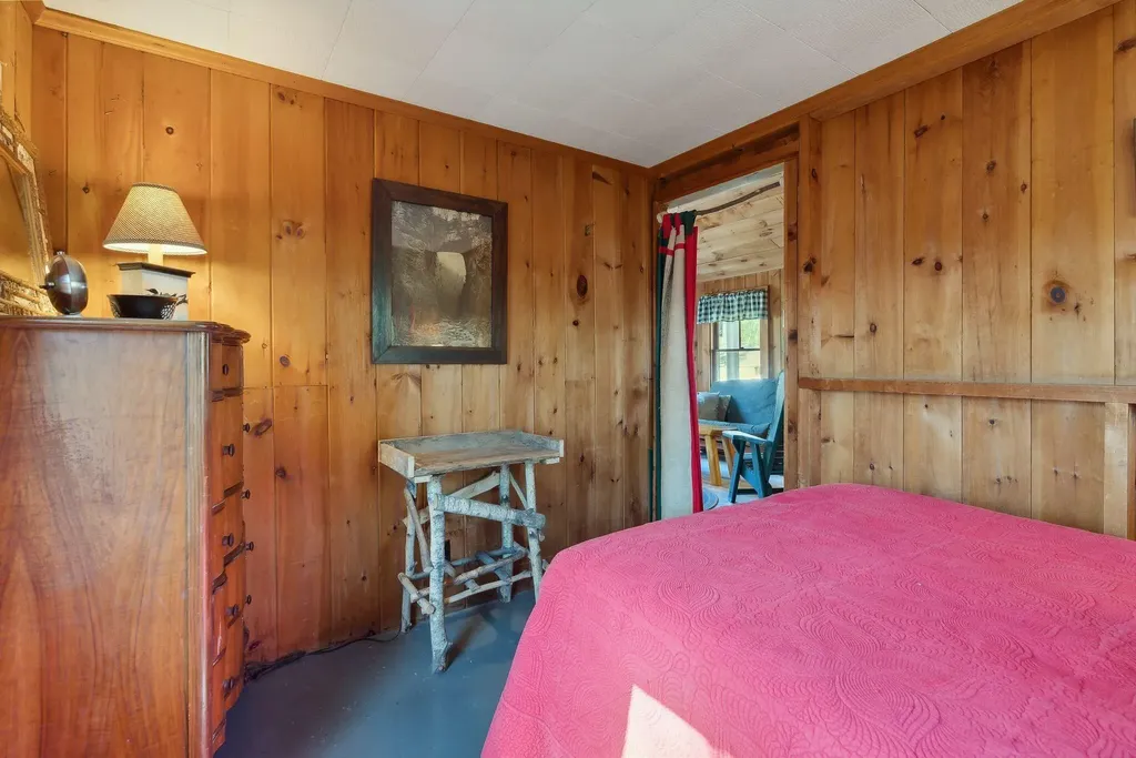 22 & 24 Cottage Lane Raymond ME 04071