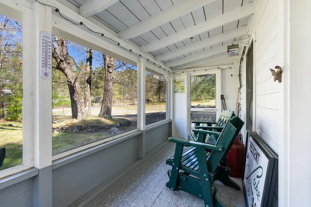 22 & 24 Cottage Lane Raymond ME 04071