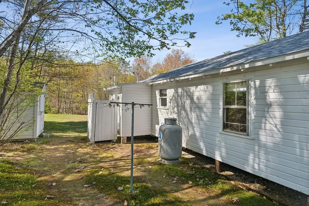 22 & 24 Cottage Lane Raymond ME 04071