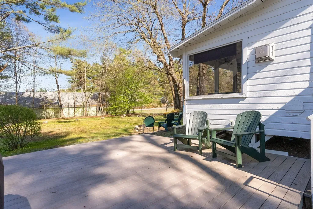 22 & 24 Cottage Lane Raymond ME 04071