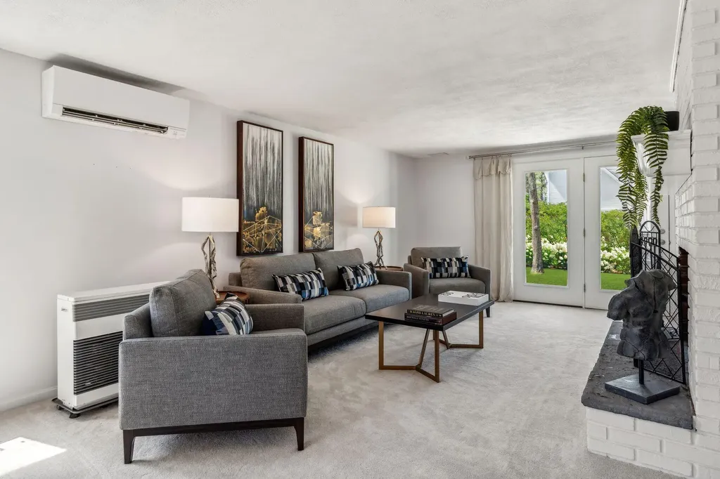 1 Canterbury Circle Kennebunk ME 04043