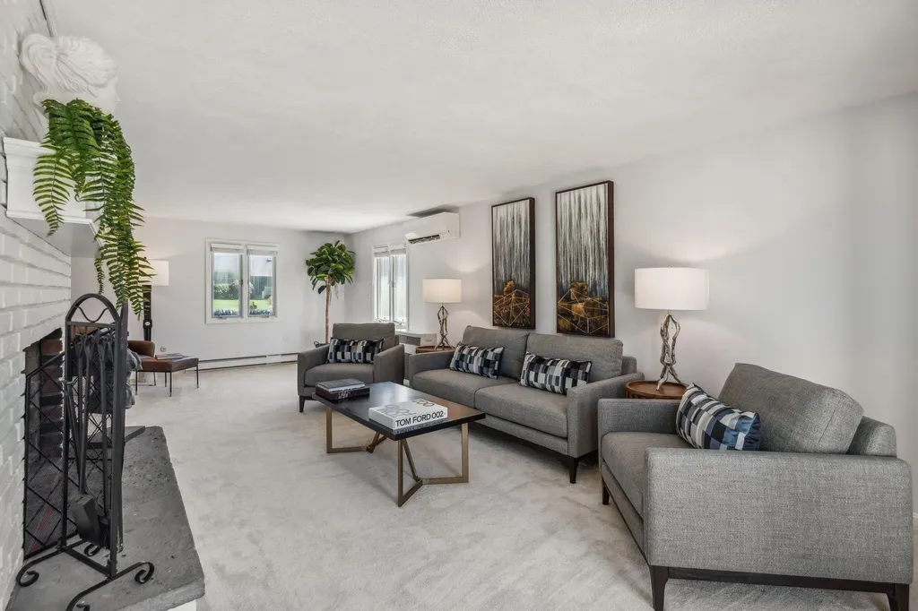 1 Canterbury Circle Kennebunk ME 04043