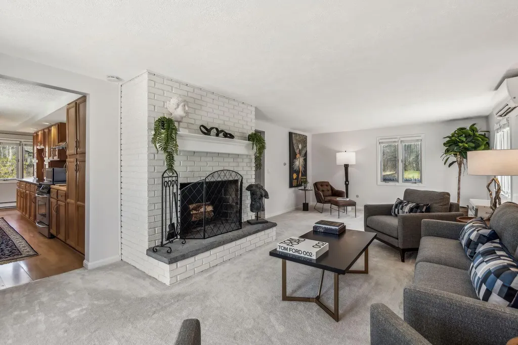 1 Canterbury Circle Kennebunk ME 04043