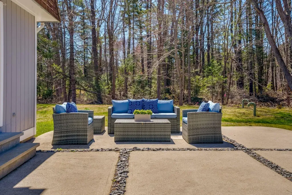 1 Canterbury Circle Kennebunk ME 04043