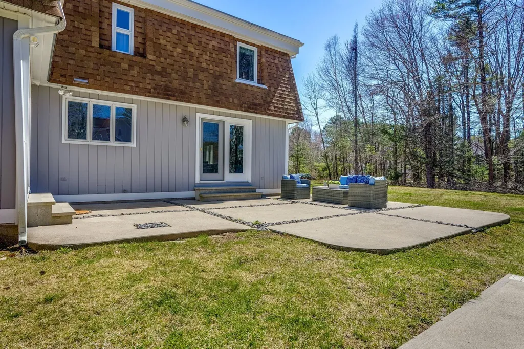 1 Canterbury Circle Kennebunk ME 04043