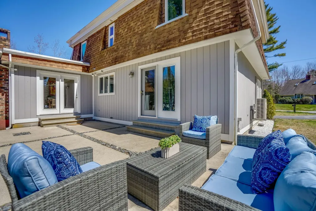 1 Canterbury Circle Kennebunk ME 04043